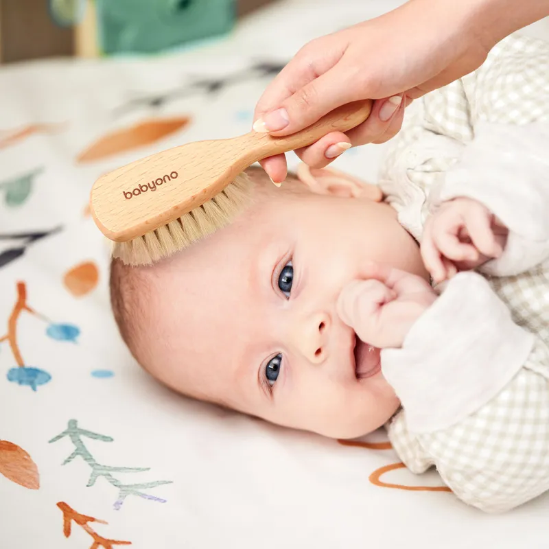 BABYONO Kartáč s přírodními štetinkami