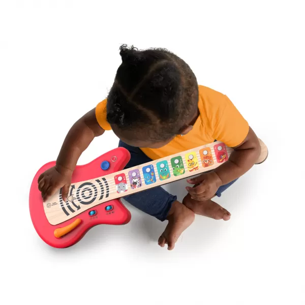 BABY EINSTEIN Hračka dřevěná hudební kytara Together in Tune Guitar™ Connected Magic Touch™ HAPE 6m+