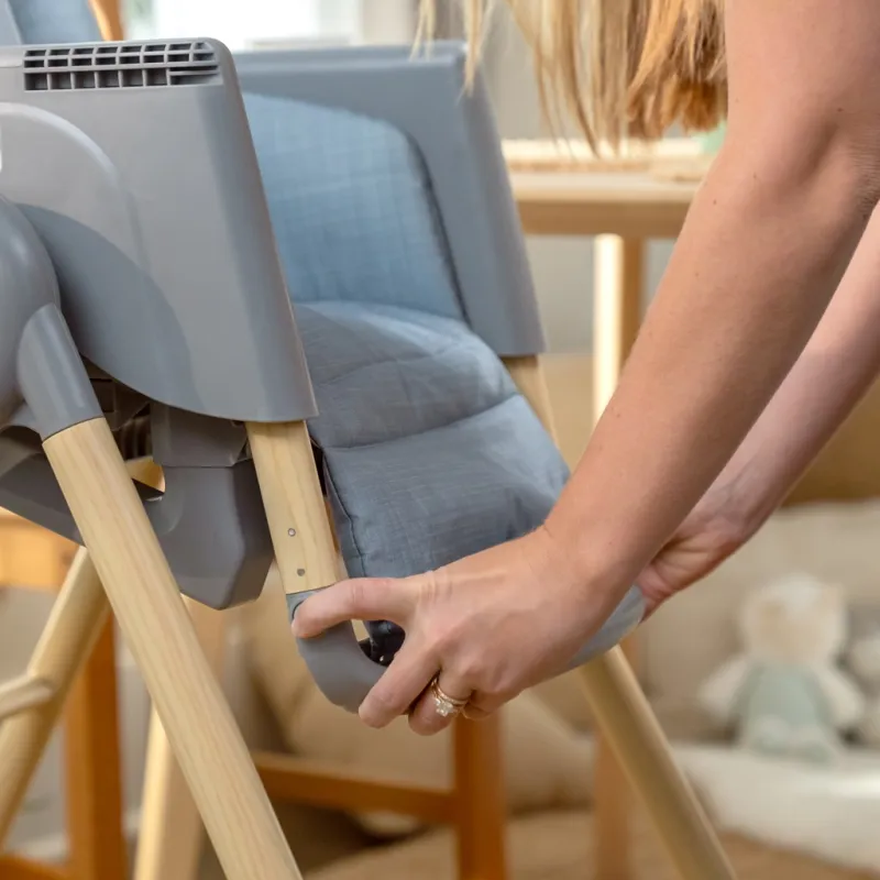 INGENUITY Židle jídelní Deluxe 7v1 Proper Positioner™ 0m+ do 23 kg