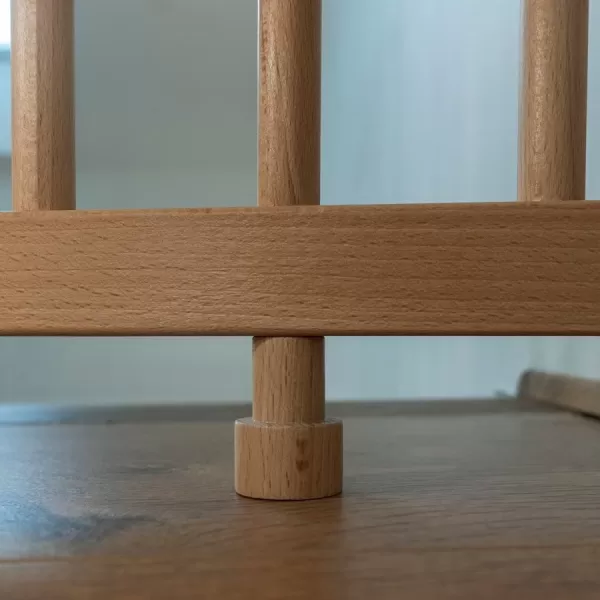 Baby Dan Vysoká schodišťová zábrana Mona, dřevěná, 65-110 cm