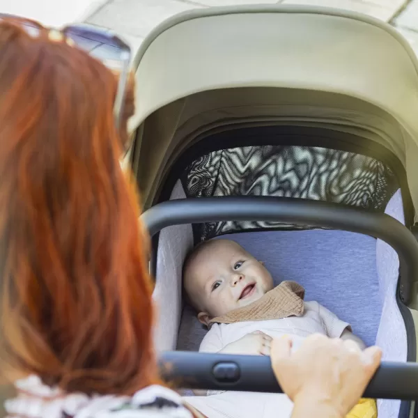 PETITE&MARS Kočárek kombinovaný ICON 2v1 LITE RWS + CYBEX Aton B2 i-Size + základna