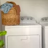 INGENUITY Houpačka konvertibilní cestovní s melodií Bella Teddy™ 0m+ do 9kg