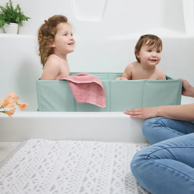 INGENUITY Vanička cestovní skládací TuckAway™ 12m+