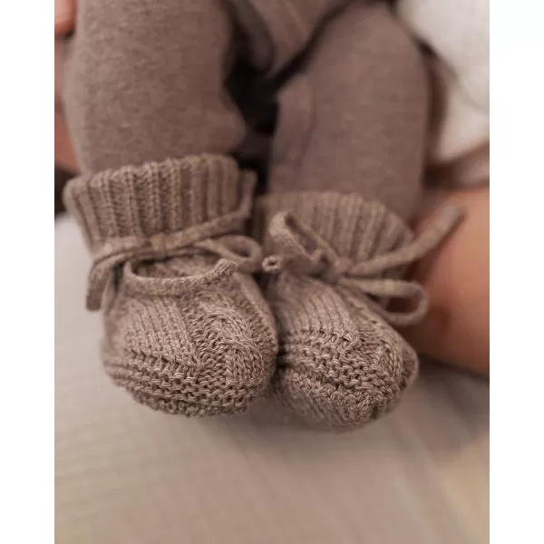 LODGER Capáčky Knit Cable Buffalo vel. 0 - 6 měsíců