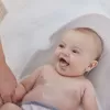SHNUGGLE Lehátko do vany