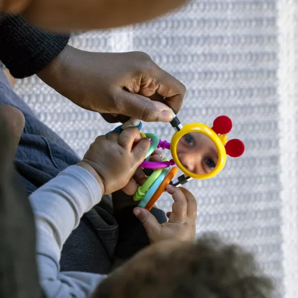 BABY EINSTEIN Hračka senzorická Cal's Connectors™ 0m+