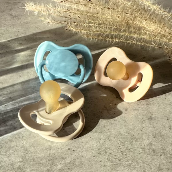 CANPOL BABIES Dudlík kaučukový s kulatou špičkou Nude 6-18m