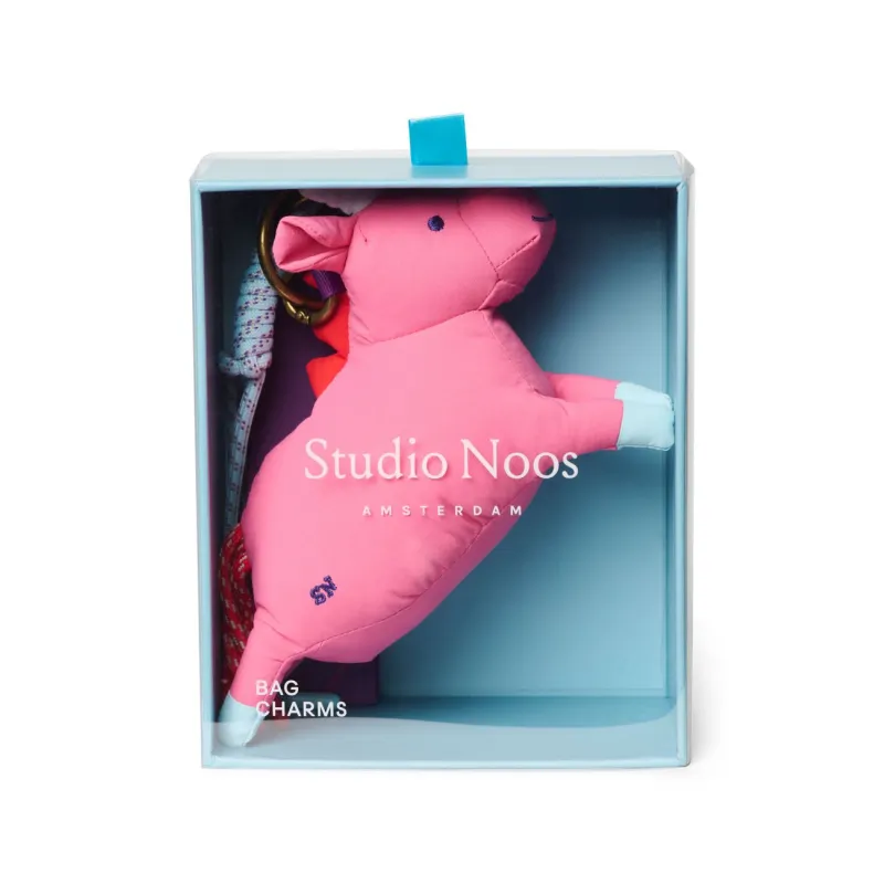 Studio Noos -BAG CHARM přívěšek na tašku/batoh