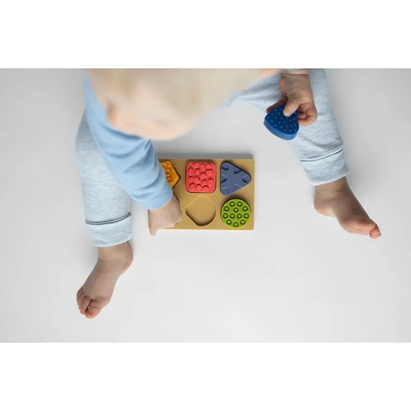 MOMS CARE Senzorické puzzle tvary