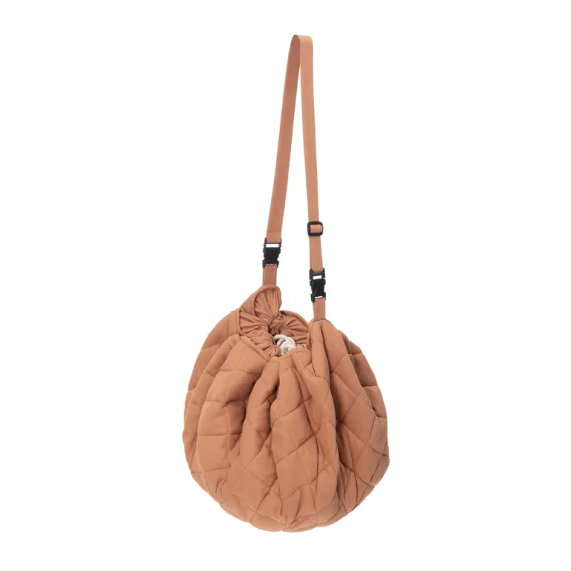 PLAY AND GO Noomad soft Hrací deka a Vak na hračky Organic Tawny Brown