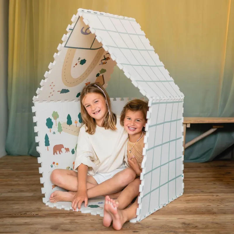 PLAY AND GO Tiloo EEVAA Podložka na hraní a domeček Hopscotch