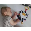 MOMS CARE Závěsná šustící hračka Kočka