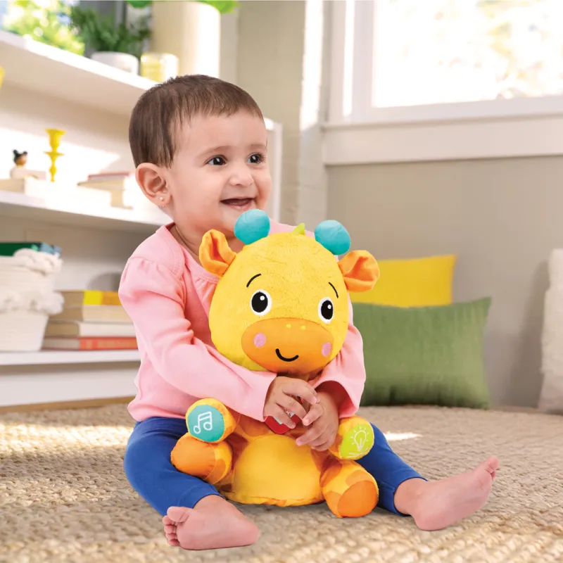 BRIGHT STARTS Hračka interaktivní vzdělávací Chat & Cuddle Giraffe™, 6m+