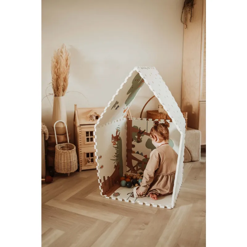 PLAY AND GO Tiloo EEVAA Podložka na hraní a domeček Treehouse