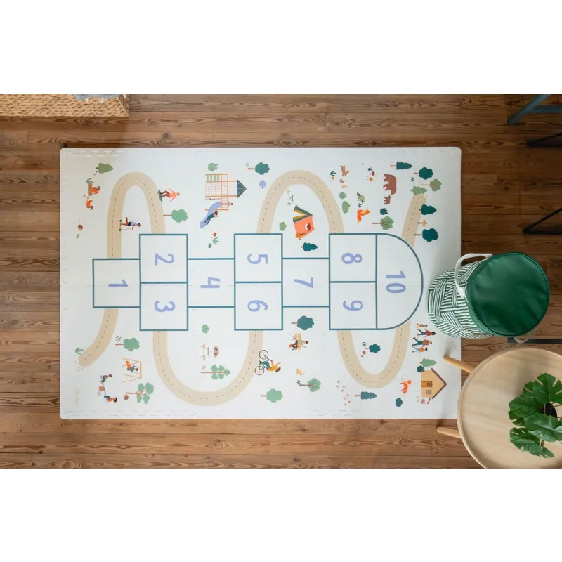 PLAY AND GO Tiloo EEVAA Podložka na hraní a domeček Hopscotch