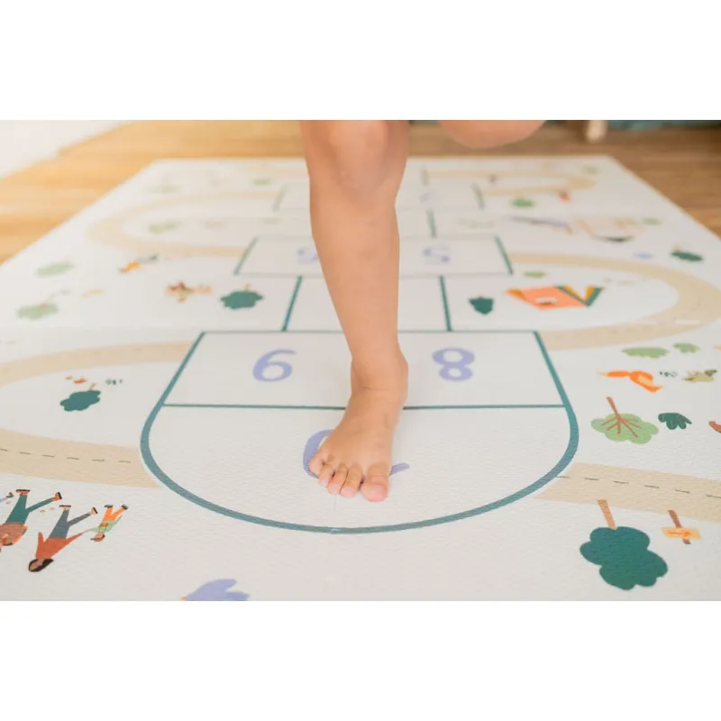 PLAY AND GO Tiloo EEVAA Podložka na hraní a domeček Hopscotch