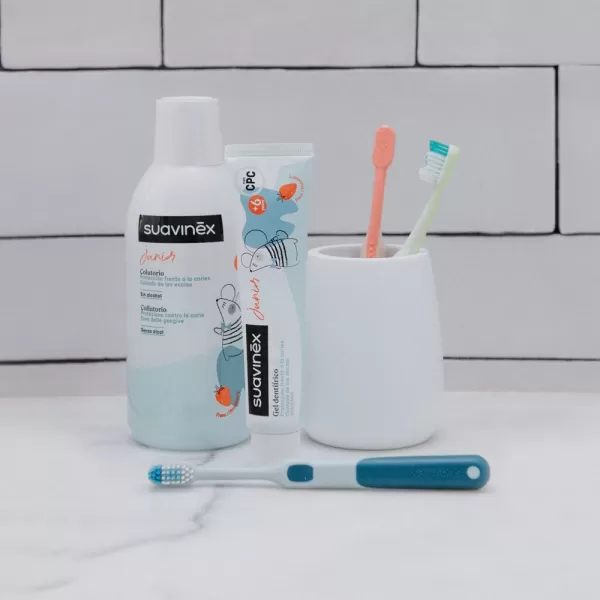 SUAVINEX Dětská zubní pasta BABY/KIDS s jahodovou příchutí - 50 ml